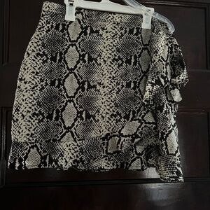 Black and White Snake Print Skirt